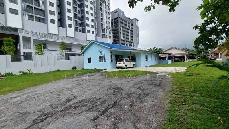 Sungai Jernih Bungalow House - 1