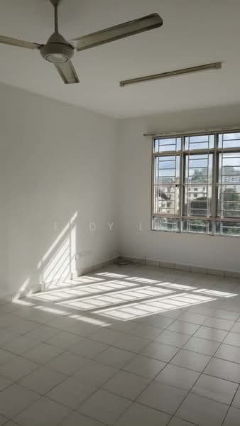 Pangsapuri Bayu Suria (Summerfields Apartments) - 1