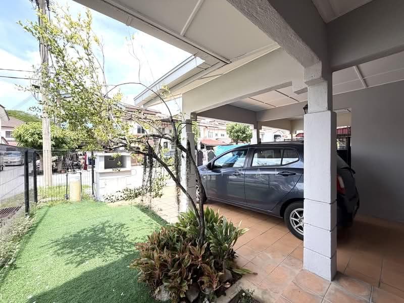Bandar Saujana Utama - 1