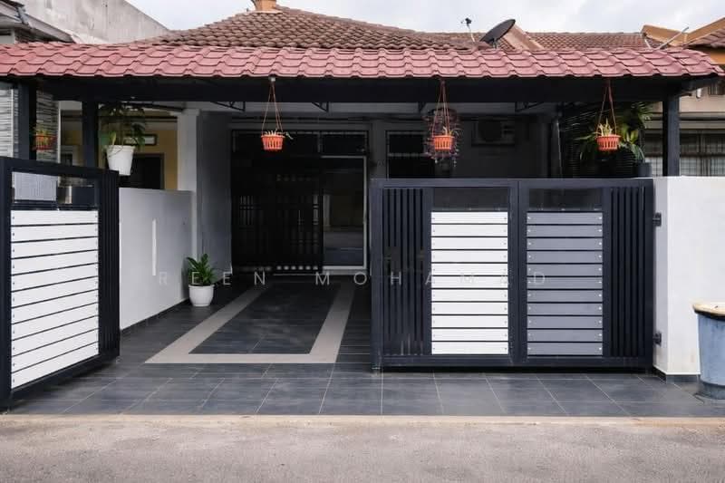 Bandar Saujana Putra - 1