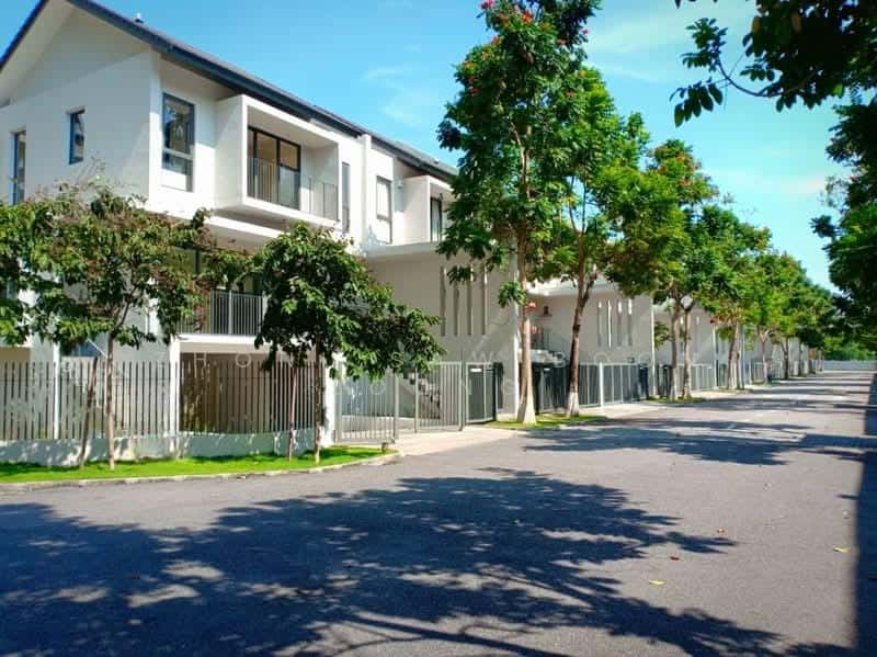 Vilaris Courtyard Homes, Batu Uban, Gelugor