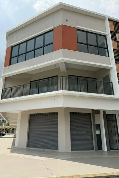 (Corner) Uptown Square - 1