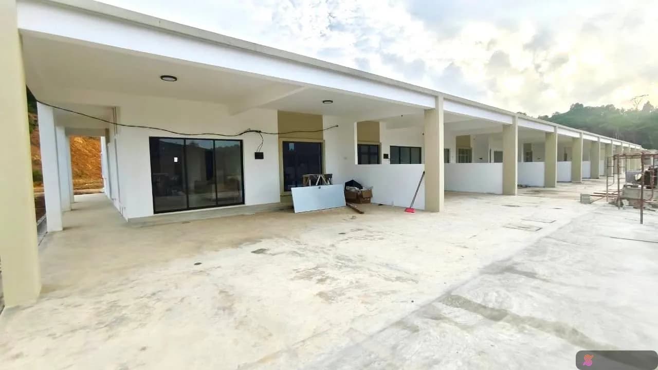 RUMAH TERES BARU KUANTAN DALAM PEMBINAAN DI CHENDOR PERDANA - 1