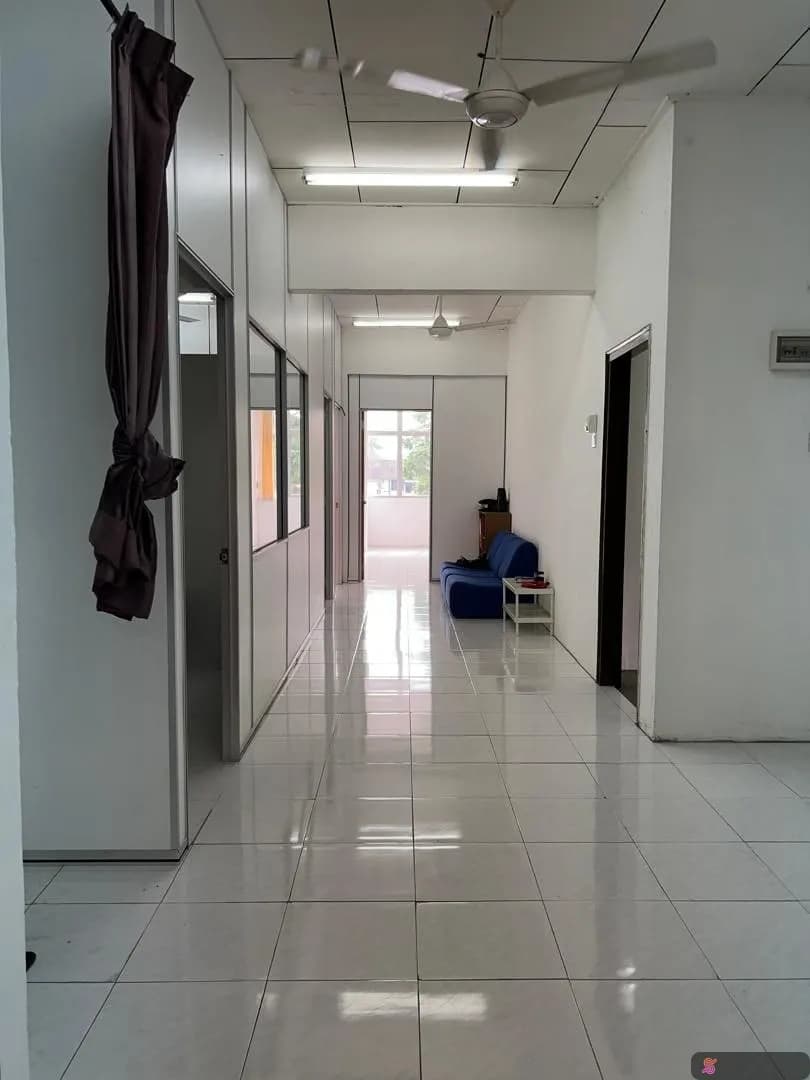 1st Floor Shop Office @ 4 Rooms Taman Daya Near adda height austin - 1
