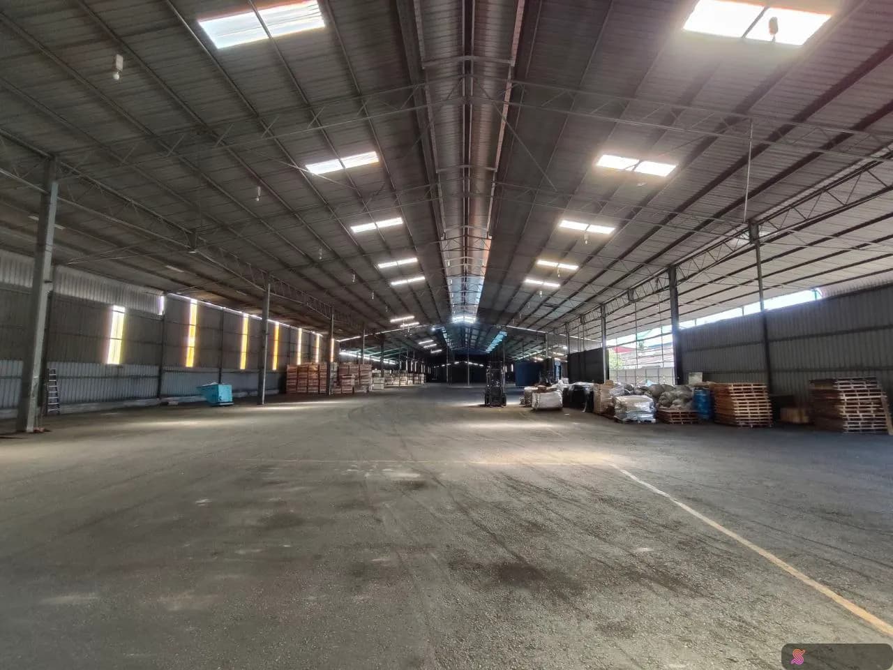 CF warehouse with office space - 1